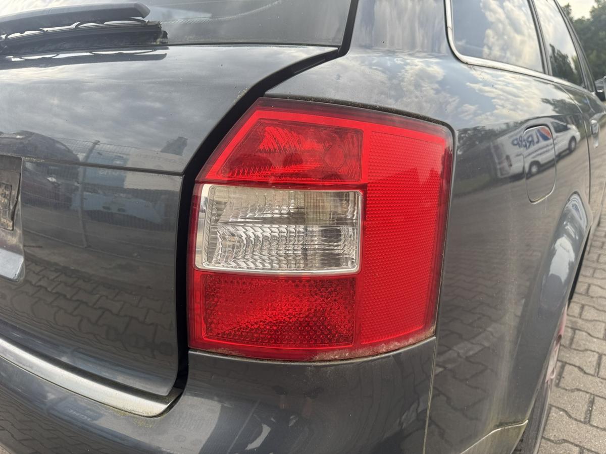 Audi A4 8E original R&uuml;cklicht R&uuml;ckleuchte Schlussleuchte rechts Kombi Bj.2002